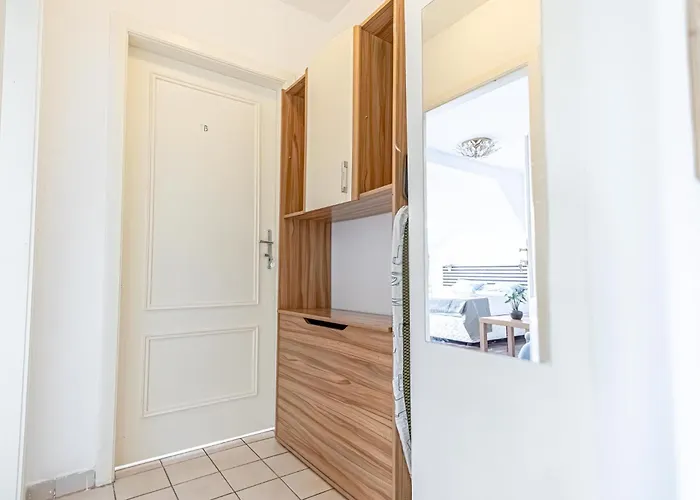 Spacious 3br Shared Apt, Very In Διαμέρισμα *