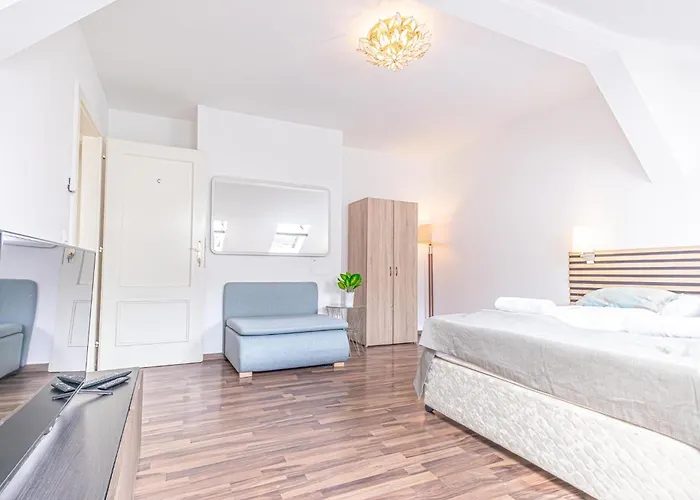 Spacious 3br Shared Apt, Very In Διαμέρισμα