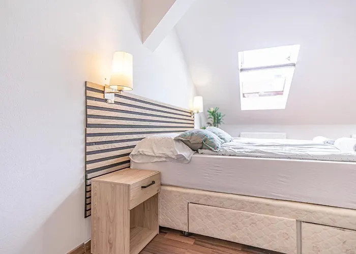 Διαμέρισμα Spacious 3br Shared Apt, Very In