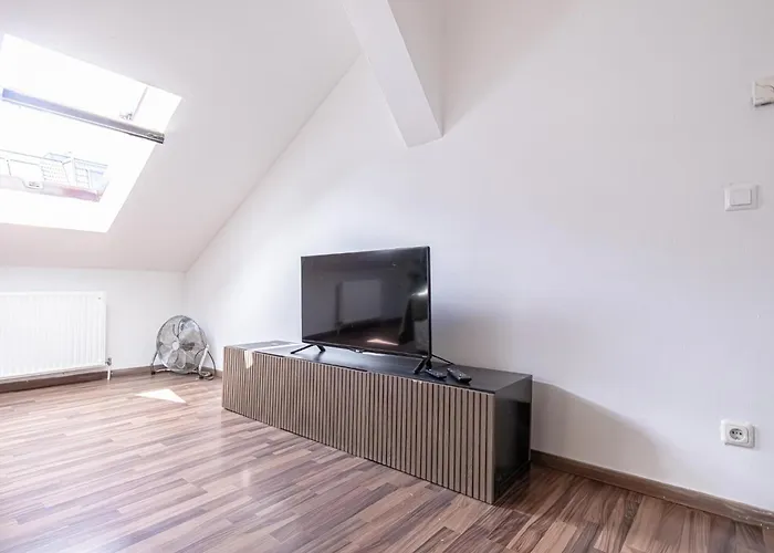 Διαμέρισμα Spacious 3br Shared Apt, Very In