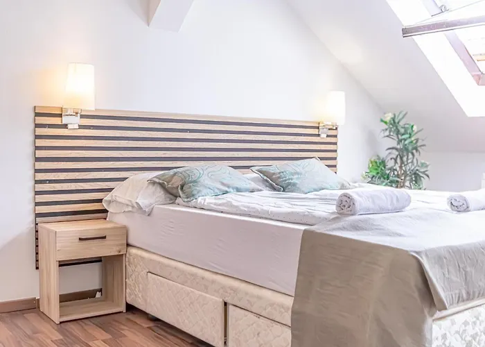 Spacious 3br Shared Apt, Very In Διαμέρισμα *
