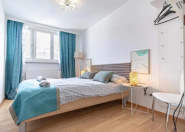 Spacious 3br Shared Apt, Very In Διαμέρισμα *