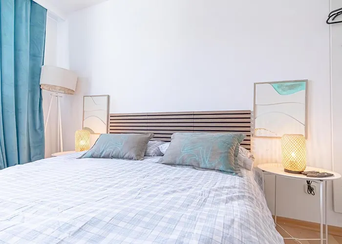Spacious 3br Shared Apt, Very In Διαμέρισμα *